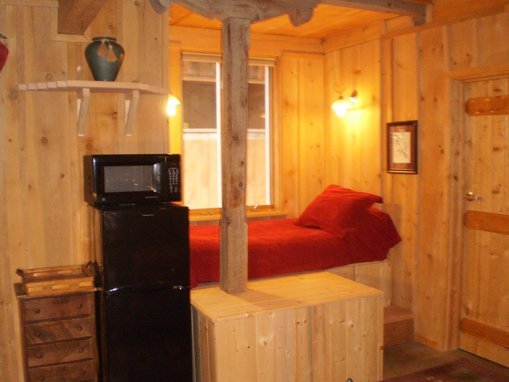 Silver River Adobe Inn Bed And Breakfast ฟาร์มิงตัน ภายนอก รูปภาพ